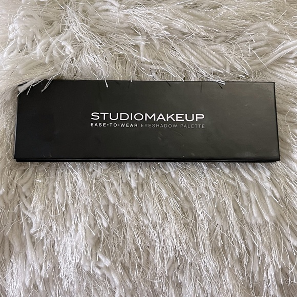 STUDIOMAKEUP EASE TO WEAR PALETTE - Picture 2 of 4